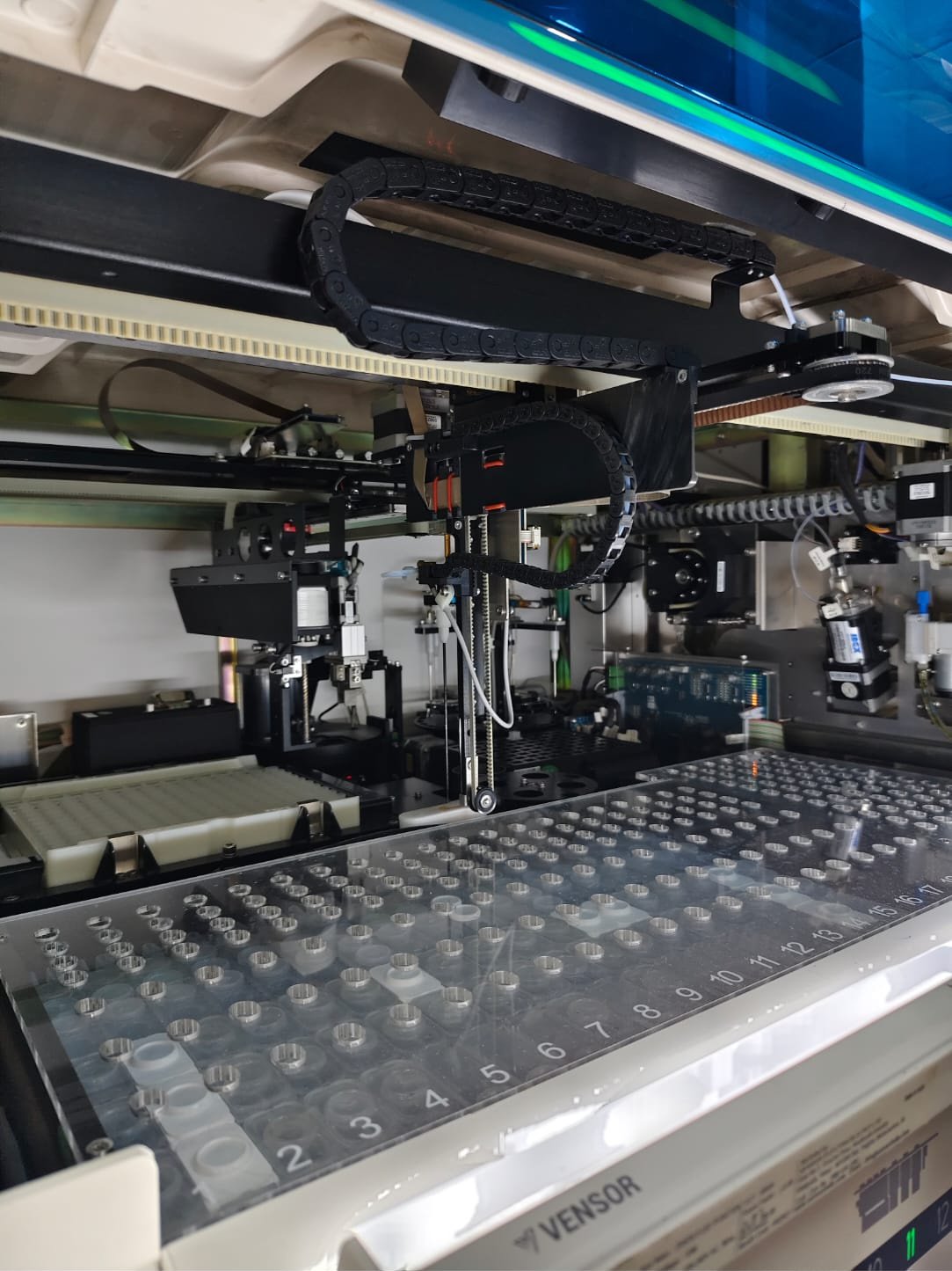 Automated Analyzer Sample Deck